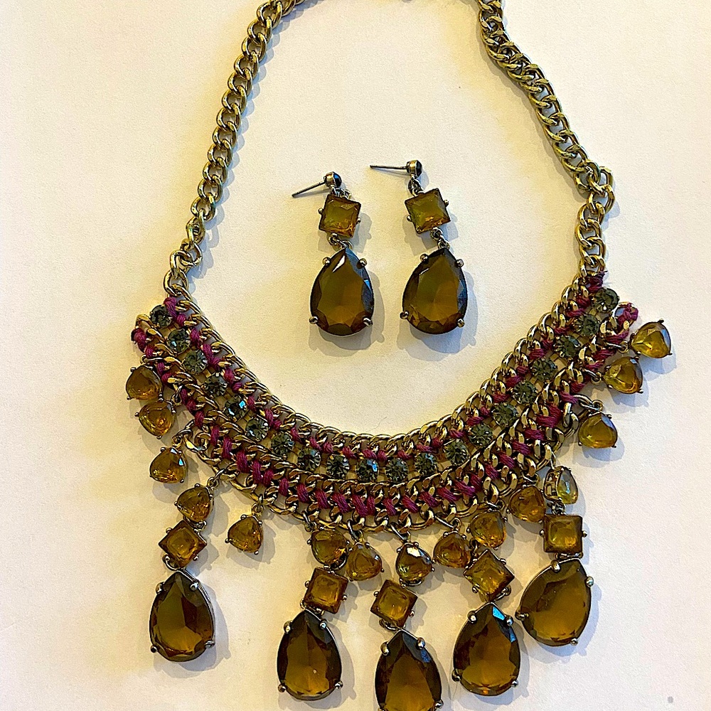 White House/Black Market necklace/earring set
